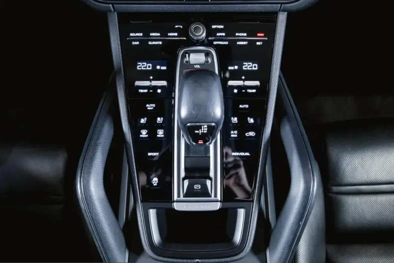 Porsche Cayenne din 2022 cu 61.800 km - oferta POR252965 - foto 20