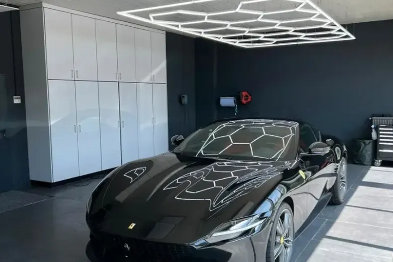 Ferrari Roma din 2023 cu 6.980 km - oferta FER252971 - foto 1