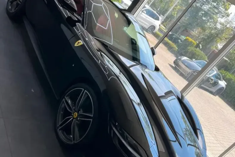 Ferrari Roma din 2023 cu 6.980 km - oferta FER252971 - foto 7