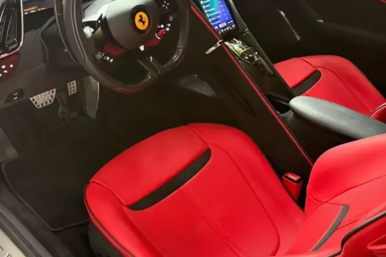 Ferrari Roma din 2023 cu 6.980 km - oferta FER252971 - foto 9