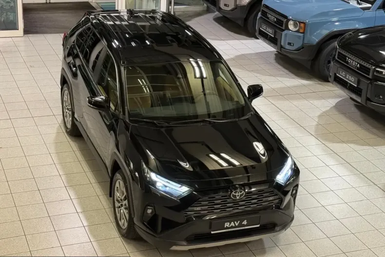 Toyota RAV4 din 2023 cu 53.168 km - oferta TOY252973 - foto 2