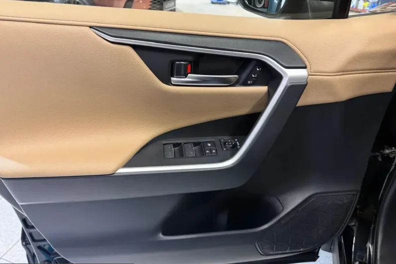 Toyota RAV4 din 2023 cu 53.168 km - oferta TOY252973 - foto 24