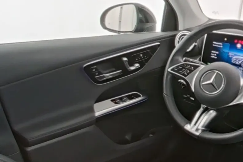 Mercedes-Benz GLC 200 (Clasa GLC) din 2025 cu 18.989 km - oferta MER252978 - foto 8