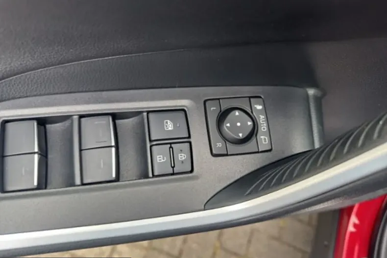 Toyota RAV4 din 2022 cu 63.800 km - oferta TOY252979 - foto 9