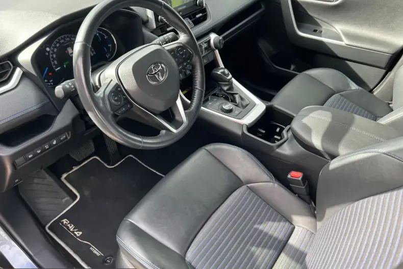 Toyota RAV4 din 2022 cu 68.449 km - oferta TOY252984 - foto 11