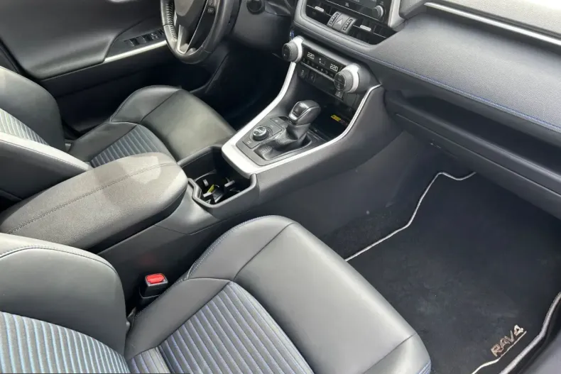 Toyota RAV4 din 2022 cu 68.449 km - oferta TOY252984 - foto 14