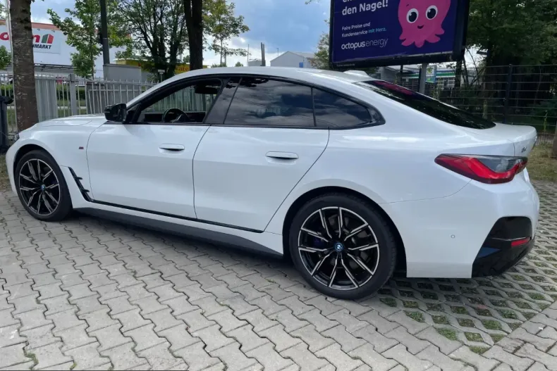 BMW i4 (Seria 4) din 2022 cu 74.000 km - oferta BMW252985 - foto 4