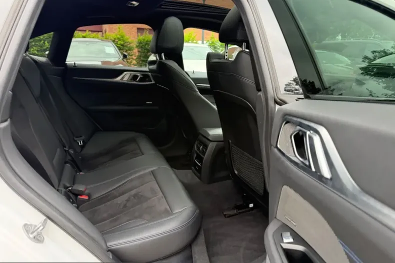 BMW i4 (Seria 4) din 2022 cu 74.000 km - oferta BMW252985 - foto 17