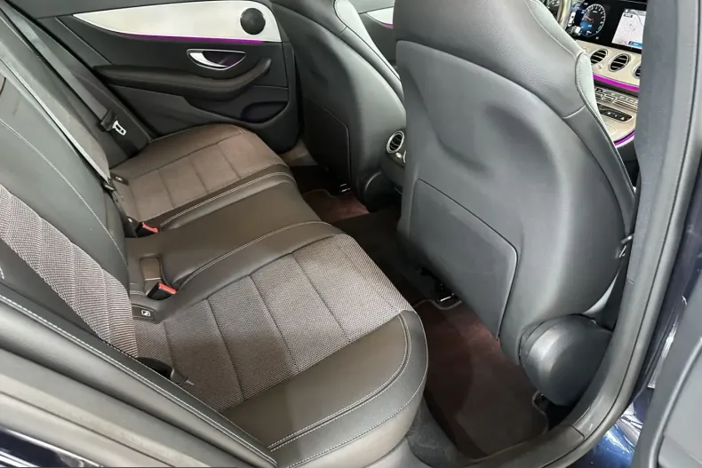 Mercedes-Benz E 300 (Clasa E) din 2022 cu 99.625 km - oferta MER252995 - foto 18
