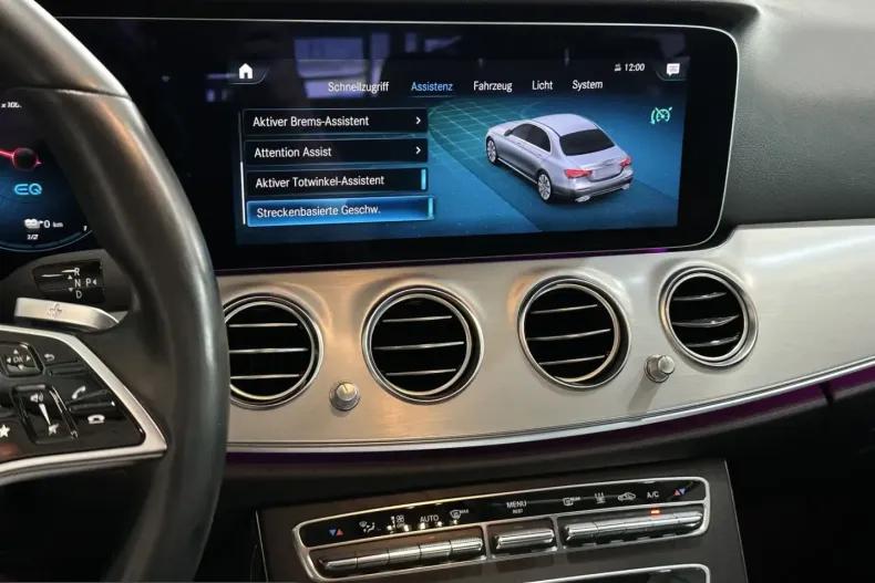 Mercedes-Benz E 300 (Clasa E) din 2022 cu 99.625 km - oferta MER252995 - foto 25