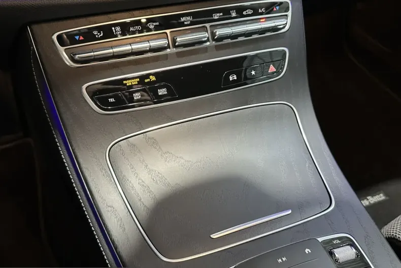 Mercedes-Benz E 300 (Clasa E) din 2022 cu 99.625 km - oferta MER252995 - foto 26