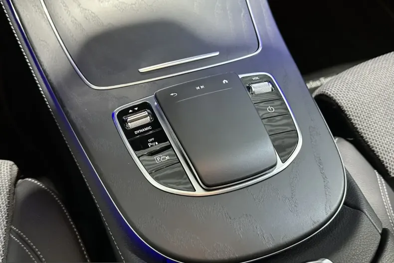 Mercedes-Benz E 300 (Clasa E) din 2022 cu 99.625 km - oferta MER252995 - foto 27