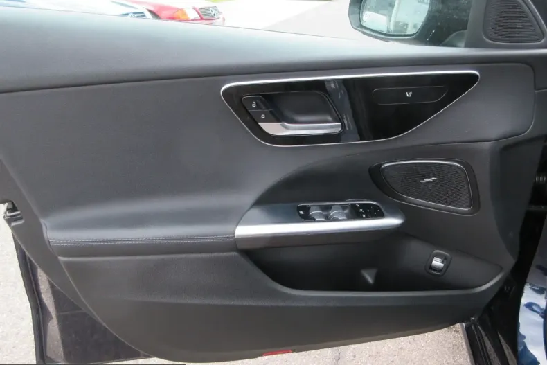 Mercedes-Benz C 200 (Clasa C) din 2022 cu 32.900 km - oferta MER252998 - foto 9