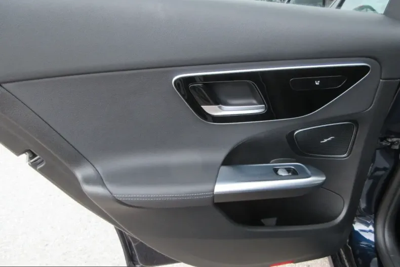 Mercedes-Benz C 200 (Clasa C) din 2022 cu 32.900 km - oferta MER252998 - foto 12