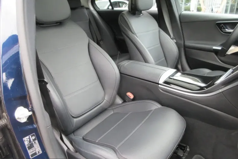 Mercedes-Benz C 200 (Clasa C) din 2022 cu 32.900 km - oferta MER252998 - foto 17