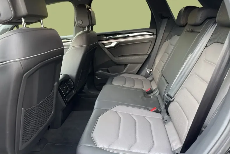 Volkswagen Touareg din 2026 cu 11.436 km - oferta VOL253039 - foto 8