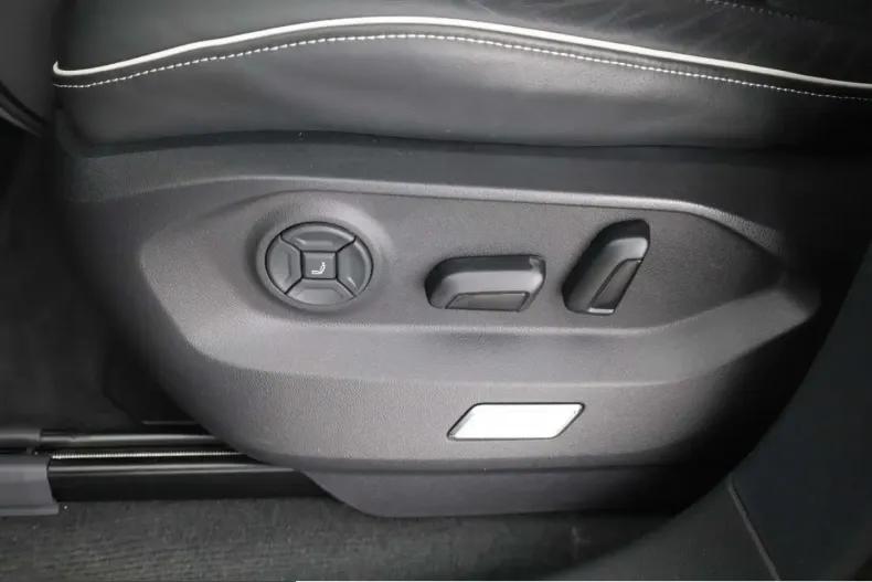 Volkswagen Touareg din 2026 cu 26.490 km - oferta VOL253043 - foto 26