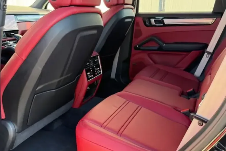Porsche Cayenne din 2024 cu 1 km - oferta POR253044 - foto 11