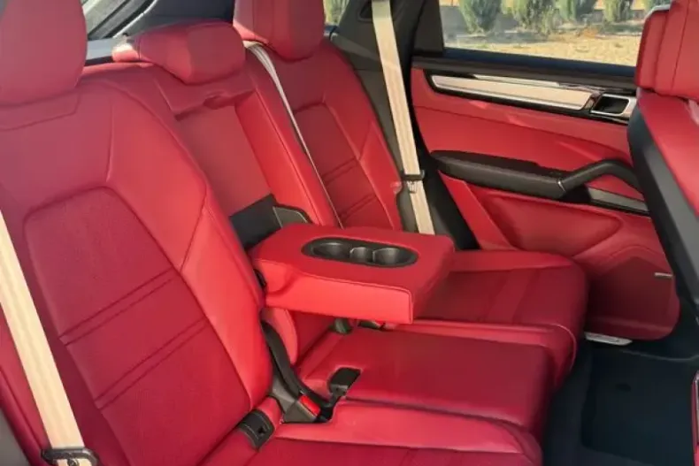 Porsche Cayenne din 2024 cu 1 km - oferta POR253044 - foto 24