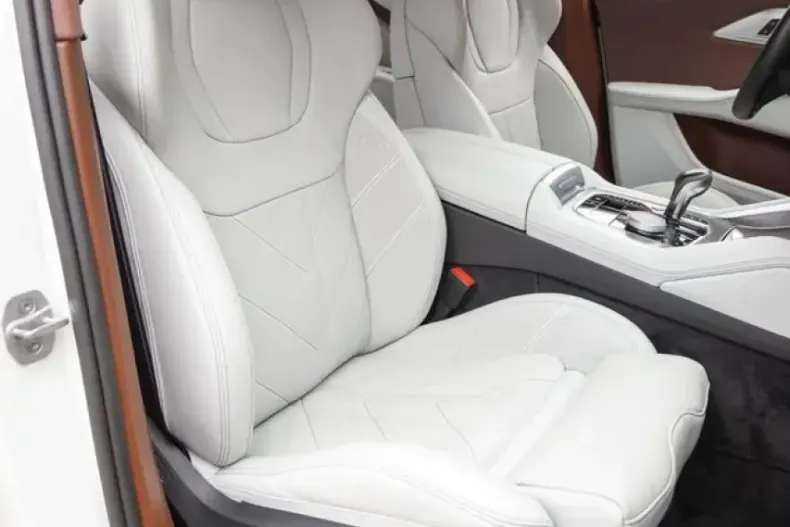 BMW XM (Seria X) din 2025 cu 72.873 km - oferta BMW253048 - foto 11
