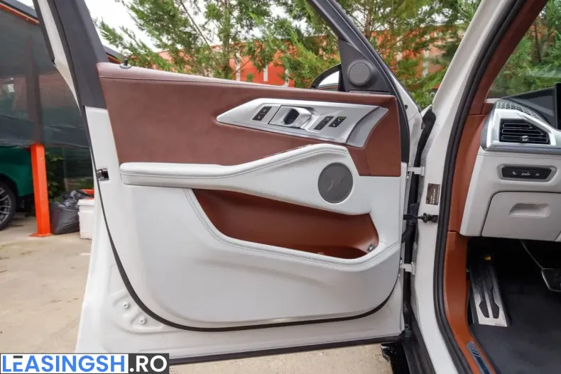 BMW XM (Seria X) din 2025 cu 72.873 km - oferta BMW253048 - foto 32