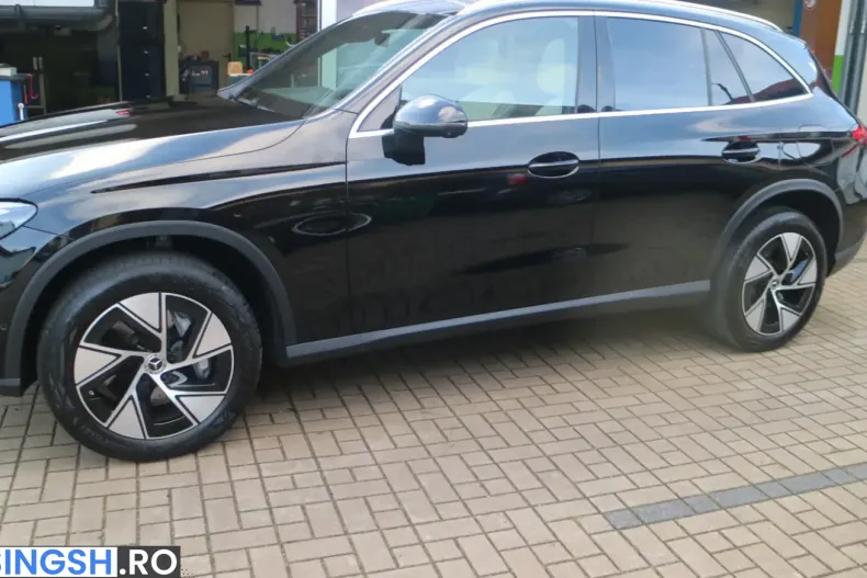 Mercedes-Benz GLC 400 e 4MATIC Avantgarde din 2023 cu 14.600 km - oferta MER253051 - foto 3