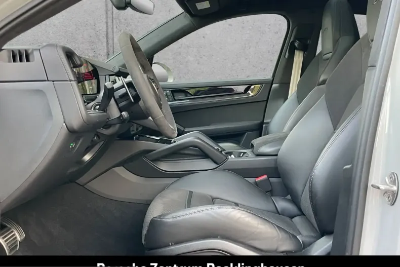 Porsche Cayenne din 2024 cu 24.212 km - oferta POR253080 - foto 4