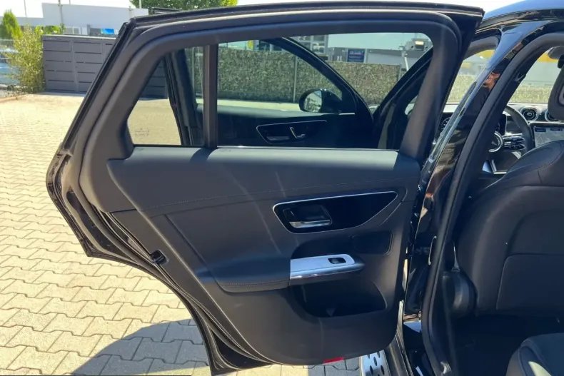 Mercedes-Benz GLC 220 (Clasa GLC) din 2025 cu 16.000 km - oferta MER253085 - foto 10