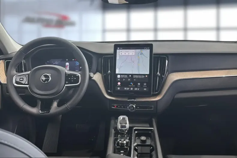 Volvo XC60 din 2025 cu 17.500 km - oferta VOL253095 - foto 17