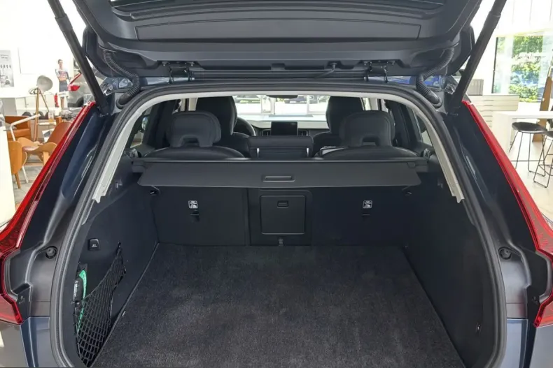 Volvo XC60 din 2025 cu 17.500 km - oferta VOL253095 - foto 21