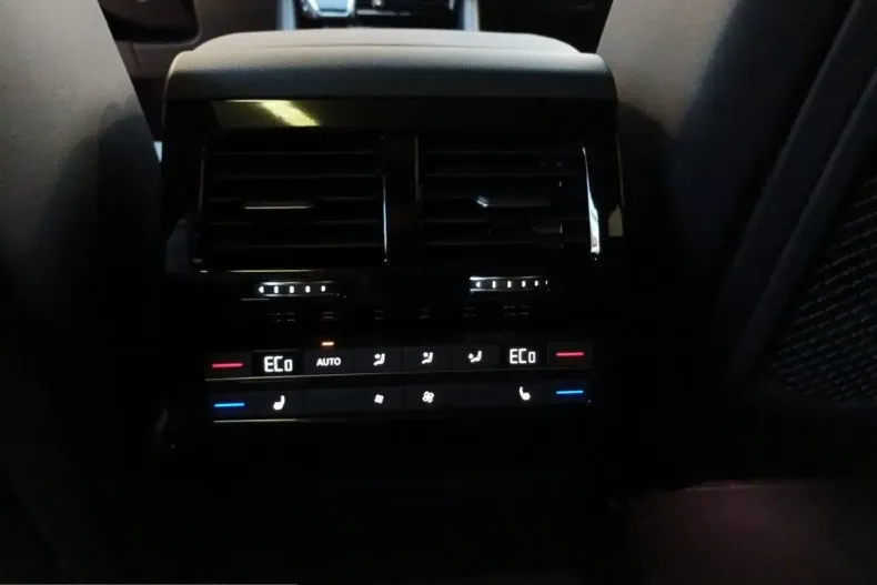 Volkswagen Touareg din 2025 cu 32.500 km - oferta VOL253137 - foto 23
