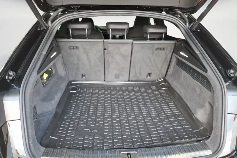 Audi Q8 din 2023 cu 69.299 km - oferta AUD253155 - foto 13