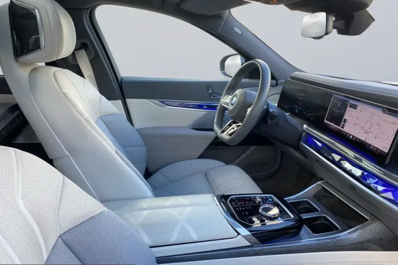 BMW i7 (Seria 7) din 2023 cu 54.072 km - oferta BMW253158 - foto 10