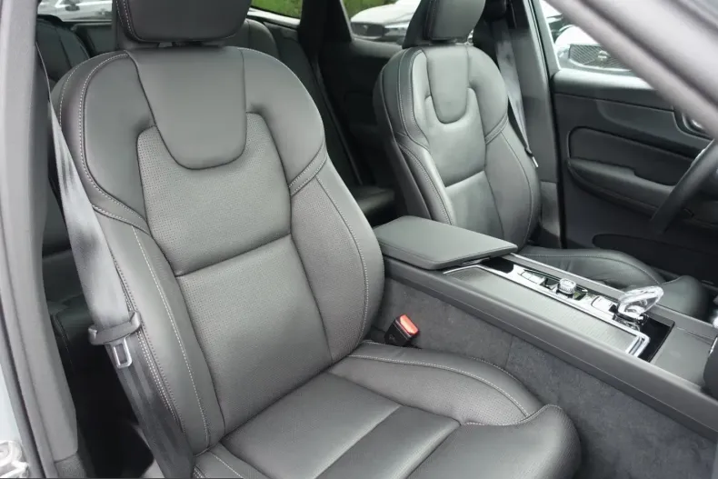 Volvo XC60 din 2025 cu 23.277 km - oferta VOL253159 - foto 8