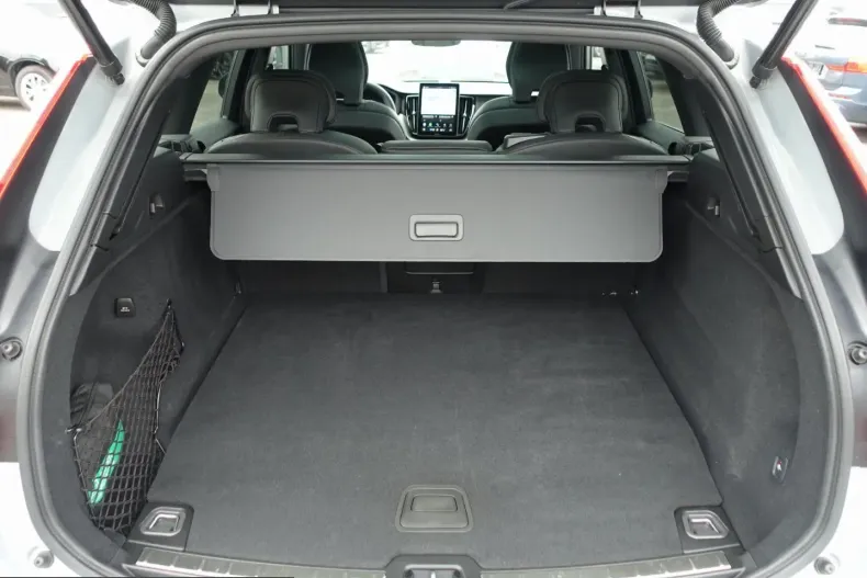 Volvo XC60 din 2025 cu 23.277 km - oferta VOL253159 - foto 25