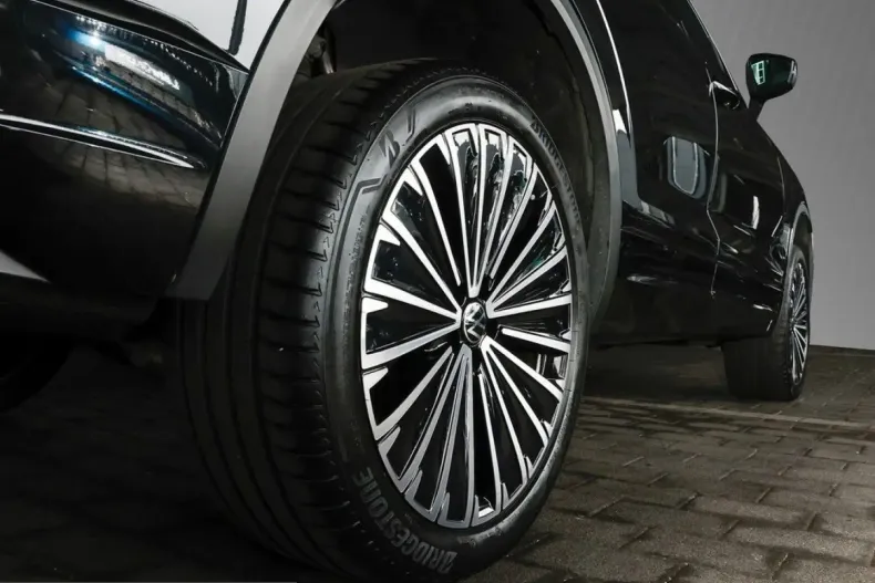Volkswagen Touareg din 2024 cu 34.318 km - oferta VOL253160 - foto 4