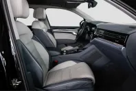 Volkswagen Touareg din 2024 cu 34.318 km - oferta VOL253160 - foto 6