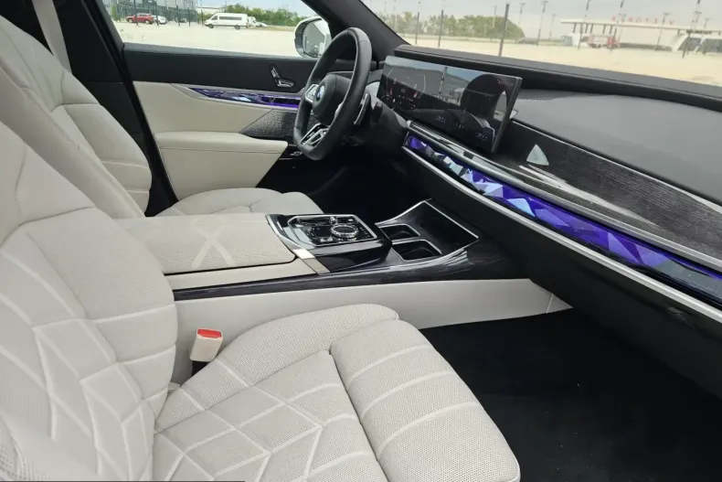 BMW 740 (Seria 7) din 2025 cu 16.005 km - oferta BMW253163 - foto 7