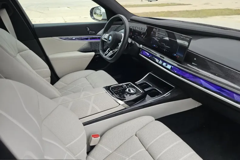 BMW 740 (Seria 7) din 2025 cu 16.005 km - oferta BMW253163 - foto 8