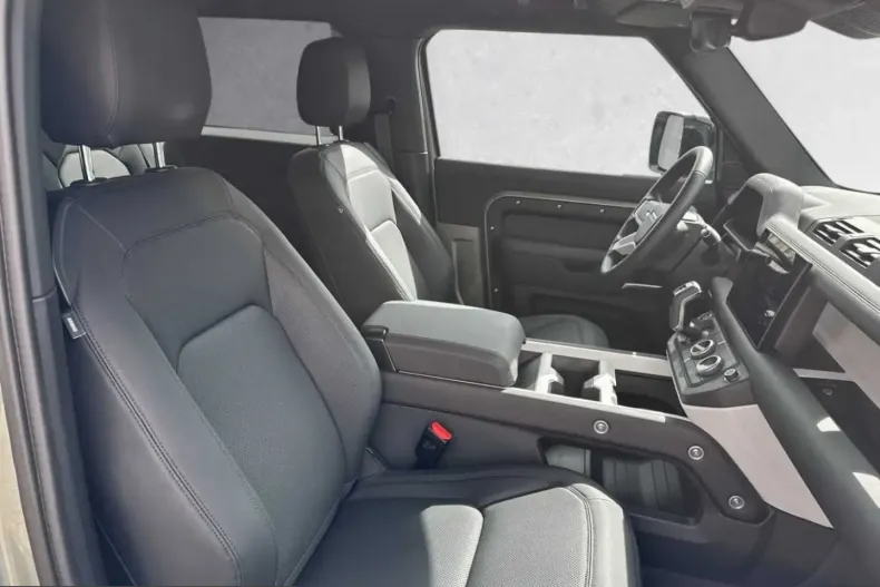 Land Rover Defender din 2025 cu 9.241 km - oferta LAN253164 - foto 3