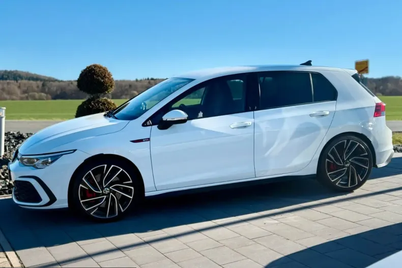 Volkswagen Golf din 2024 cu 22.406 km - oferta VOL253165 - foto 8