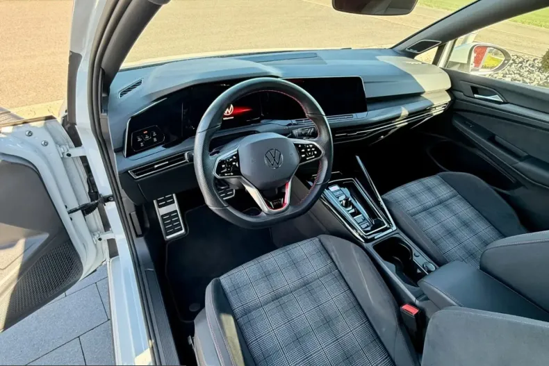 Volkswagen Golf din 2024 cu 22.406 km - oferta VOL253165 - foto 10