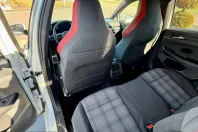 Volkswagen Golf din 2024 cu 22.406 km - oferta VOL253165 - foto 38