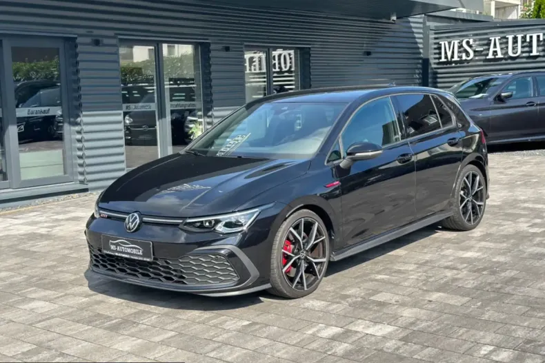 Volkswagen Golf din 2023 cu 49.998 km - oferta VOL253166 - foto 1