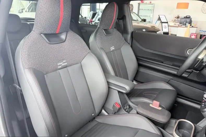 MINI Cooper S din 2024 cu 20.500 km - oferta MIN253176 - foto 15
