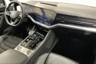 Volkswagen Touareg din 2023 cu 41.918 km - oferta VOL253184 - foto 2
