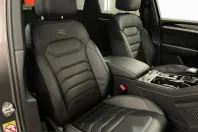Volkswagen Touareg din 2023 cu 41.918 km - oferta VOL253184 - foto 3