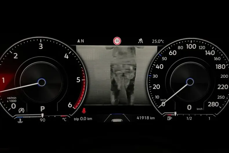 Volkswagen Touareg din 2023 cu 41.918 km - oferta VOL253184 - foto 30