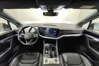 Volkswagen Touareg din 2023 cu 41.918 km - oferta VOL253184 - foto 37