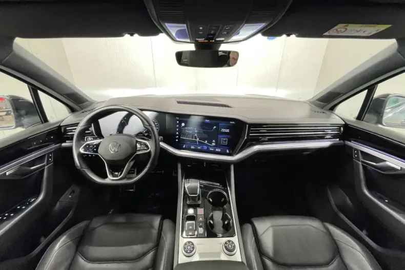 Volkswagen Touareg din 2023 cu 41.918 km - oferta VOL253184 - foto 37